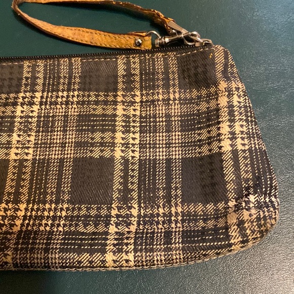 💫 Tignanello Wristlet - Picture 9 of 14